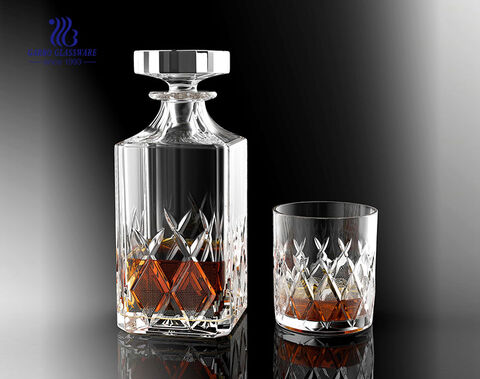 China Factory Glass Square Decanter Sets with Same Cup 