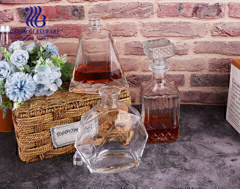 High quality crystal glass wine decanters heavy bottom cool glass whiskey bottles  factory